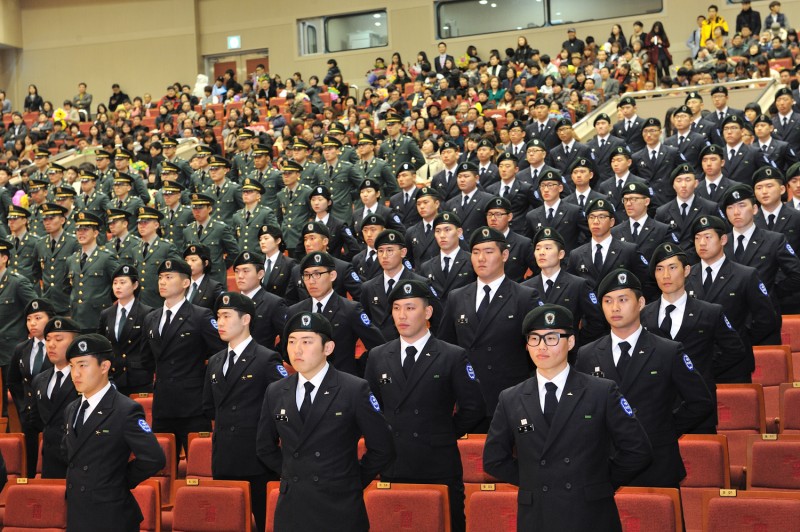 2014년도 조선대학교 학군사관 후보생 입단‧승급‧임관식 거행9-3